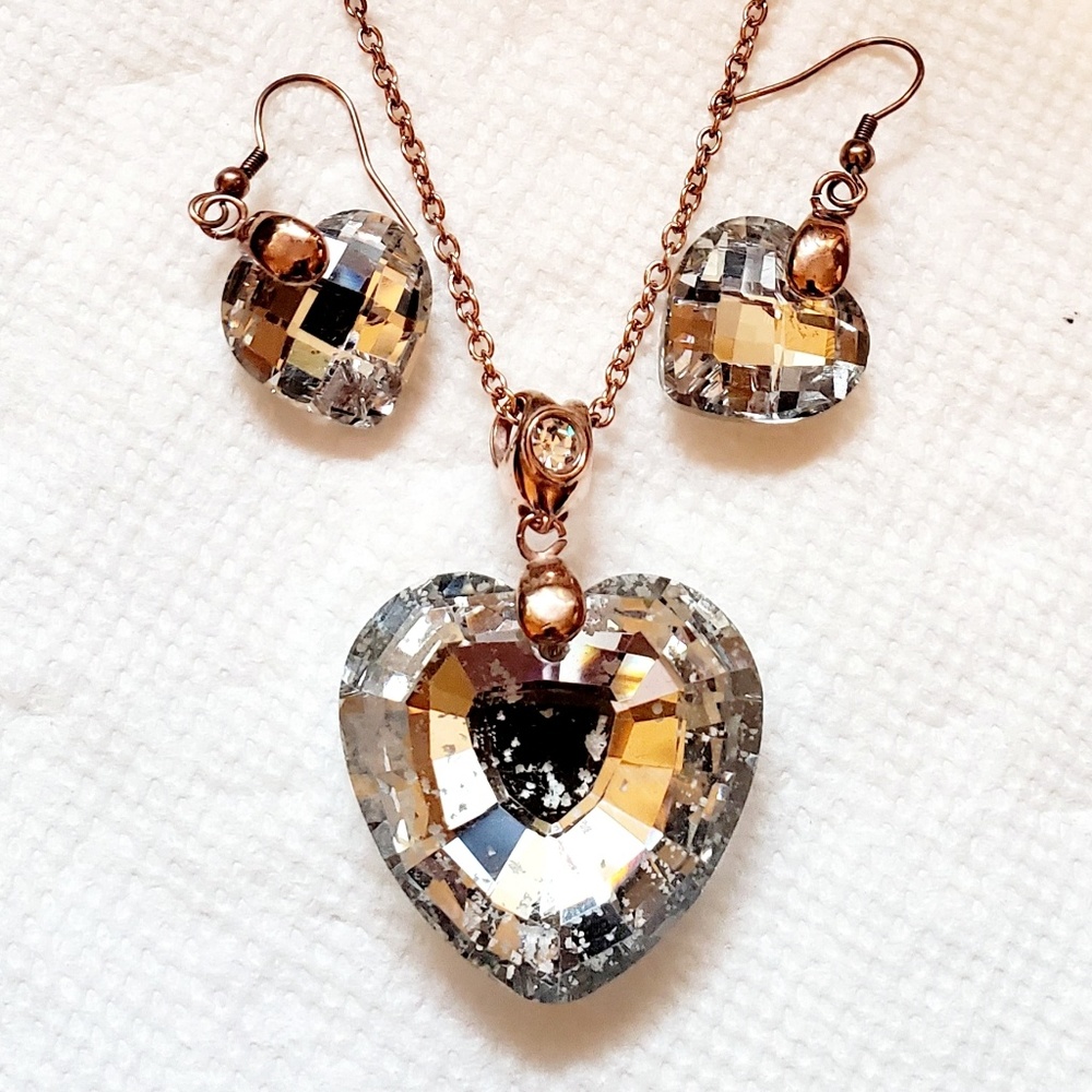 Rose gold chain w/ white crystal heart & earrings